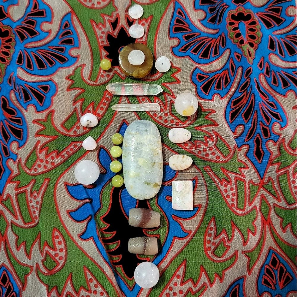 23 gemstone bead lot